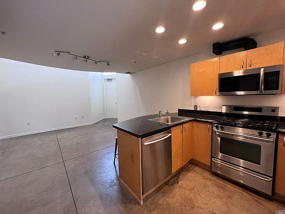 4th image of 746 1st St W