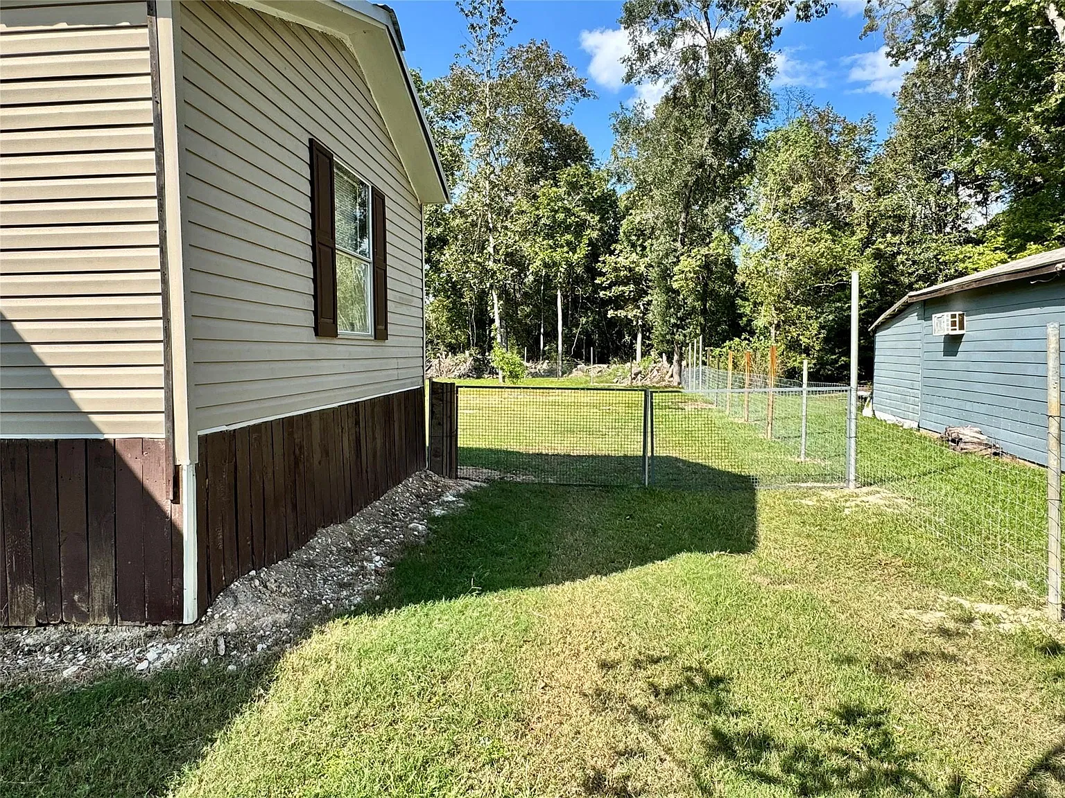 3 bed, 2.0 bath, 1216 sqft, $1,400 — Photo 3