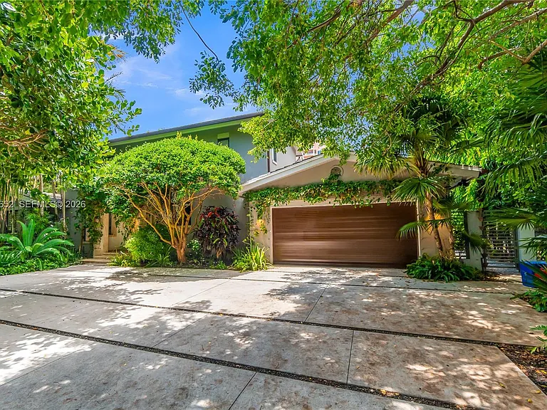 6840 Sunrise Pl — Photo 2