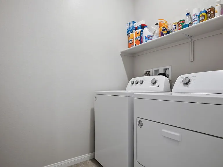 73 Hawk Ave — Photo 33