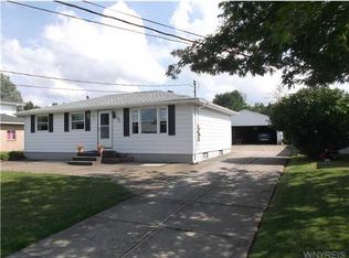 461 Lakeview Ave, Orchard Park, NY 14127