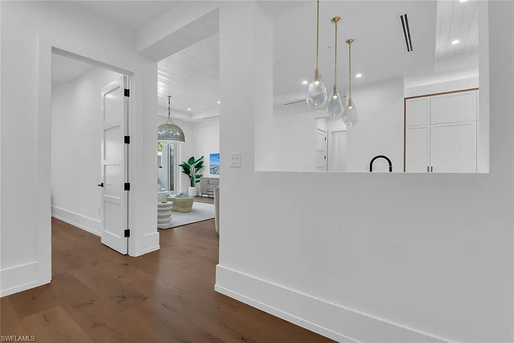 2 bed, 2.5 bath, 1704 sqft, $24,000 — Photo 3