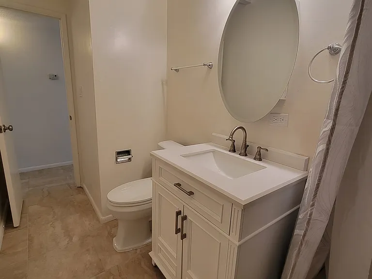 Hall Bathroom photo 2
