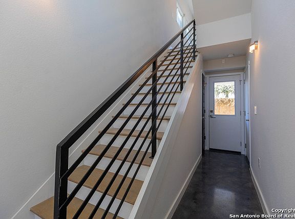 5th image of 1226 Wyoming St #102