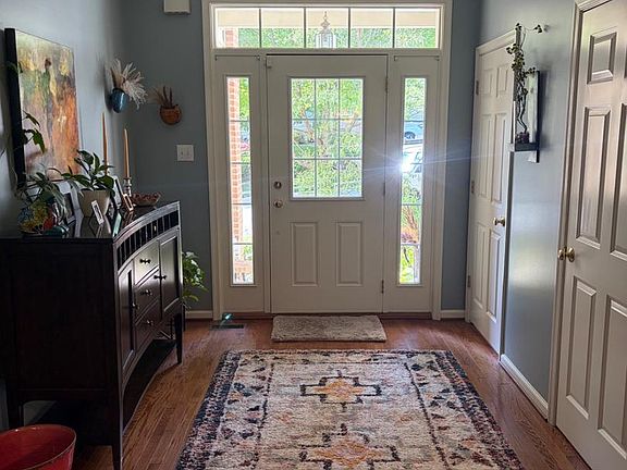 5th image of 232 Deepdale Dr