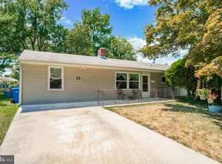 27 Boston Ivy Rd, Levittown, PA 19057