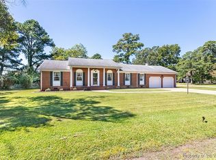 100 Buckingham Dr, Yorktown, VA 23692