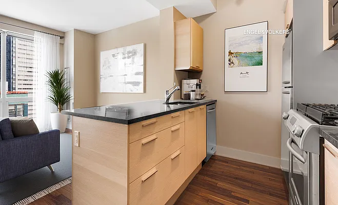 Sold by Engel & Völkers New York City | media 2