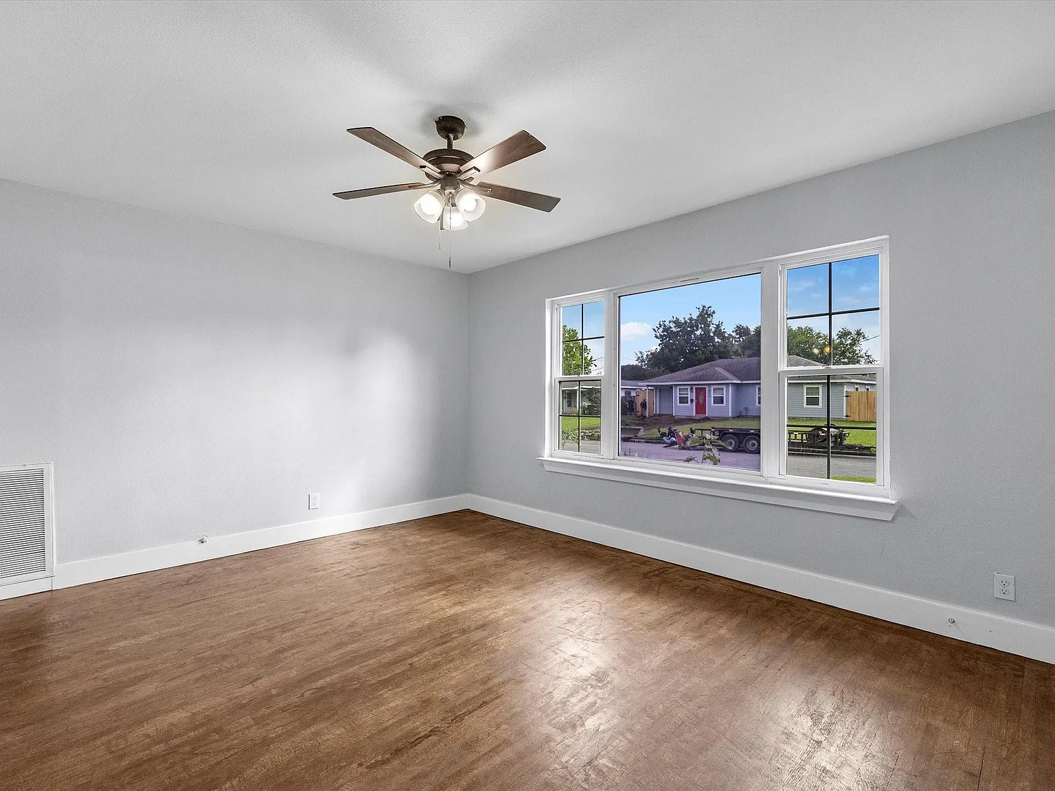 2 bed, 1.0 bath, 879 sqft, $1,650 — Photo 4