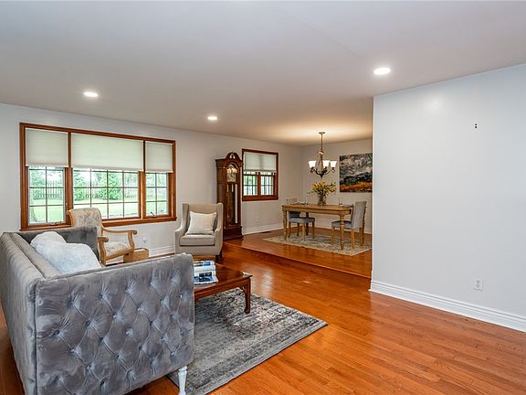 4th image of 7805 Raintree Rd
