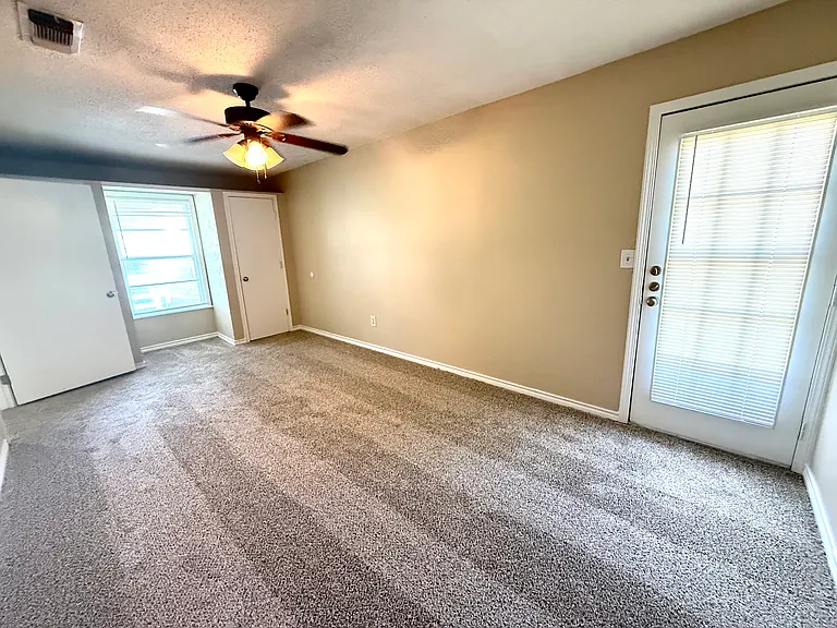 129 W Ann Dr — Photo 6