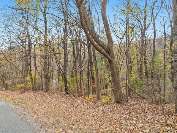 7232 Carriage Hills Dr, Roanoke, VA 24018