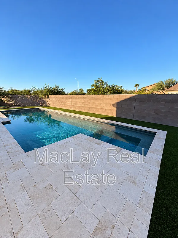 5 bed, 3.0 bath, 2534 sqft, $2,800 — Photo 1