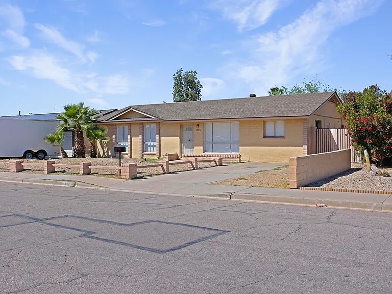 1826 W Behrend Dr — Photo 1