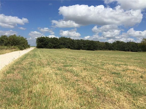 3rd image of 13270 State Highway 59 N