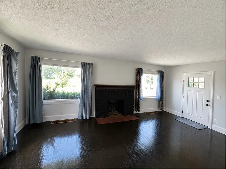 169 E Avondale Ave — Photo 6