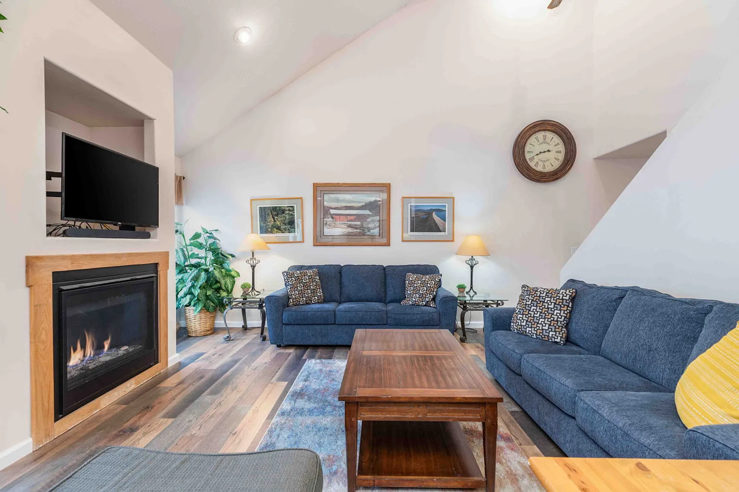 4 bed, 4.0 bath, $6,003 — Photo 1