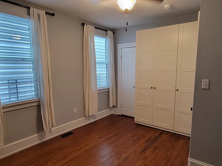 2121 E Marshall St #A — Photo 4