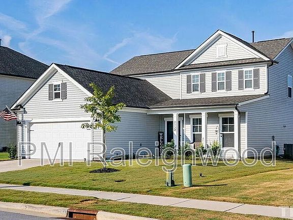 2nd image of 2124 Fox Chapel Pl