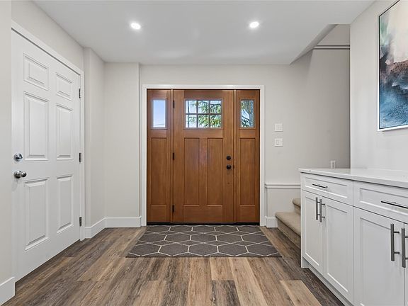 3rd image of 2188 Calvin Ave