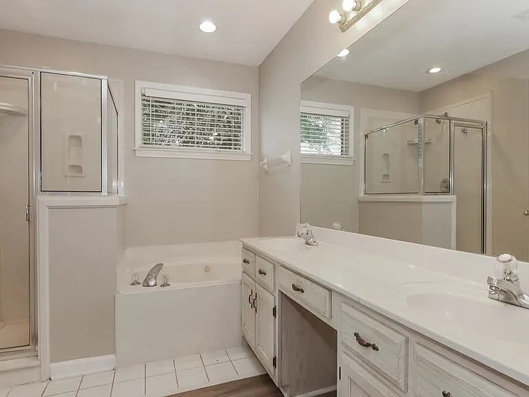 25 Oakland Woods Cv — Photo 10
