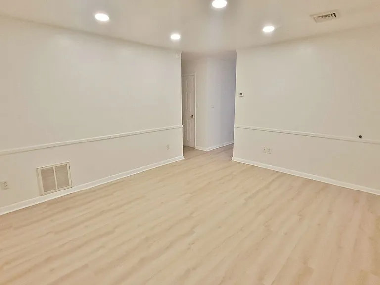 1495 Fairfield Rd — Photo 10