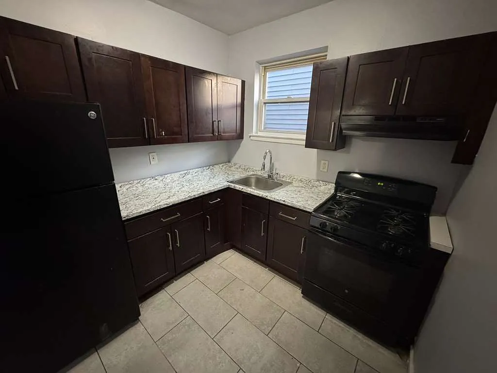 Building Photo - 57 Maple Ave #BB3