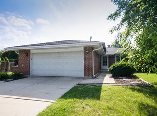 1436 Spruce Ln, Westmont, IL 60559