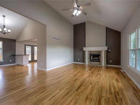 5th image of 1804 NE Whitestone Dr