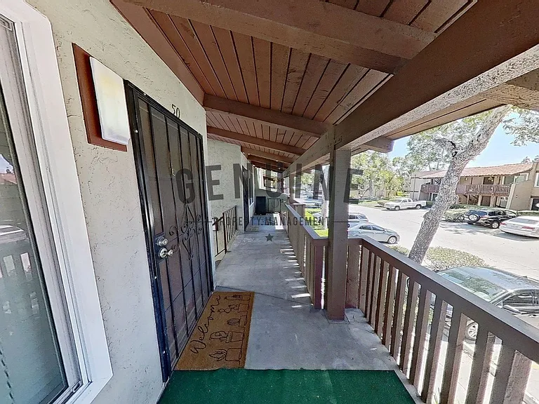 1040 W Macarthur Blvd #50 — Photo 12