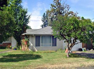 93 Federal Ln, Eugene, OR 97404