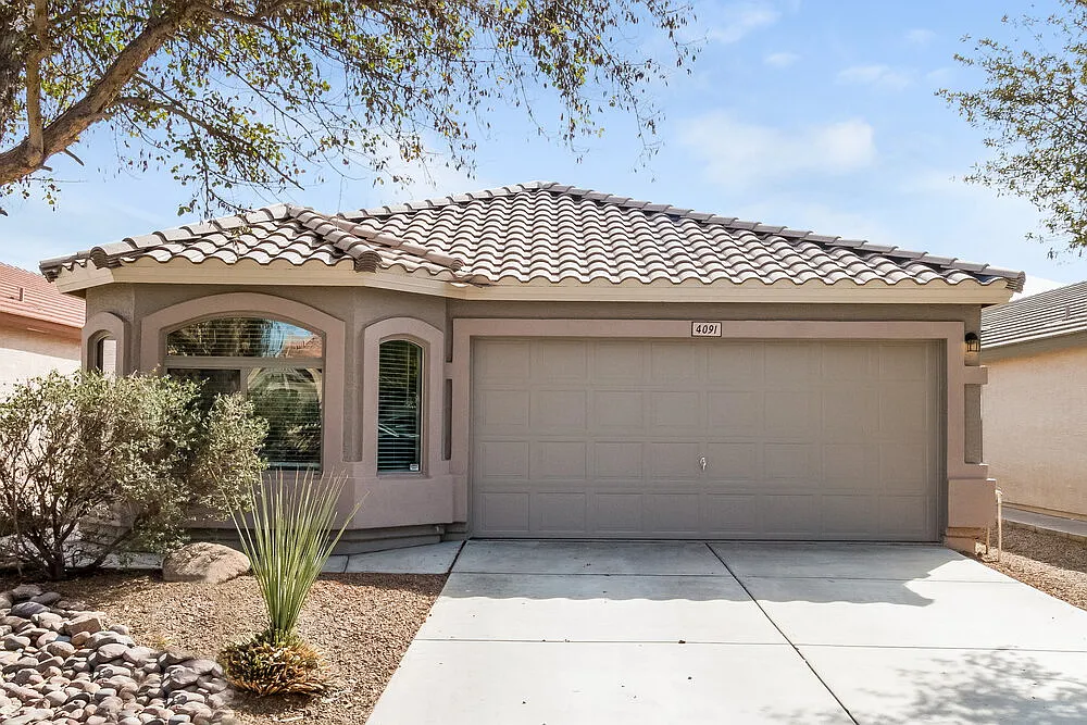 3 bed, 2.0 bath, 1464 sqft, $1,875 — Photo 1