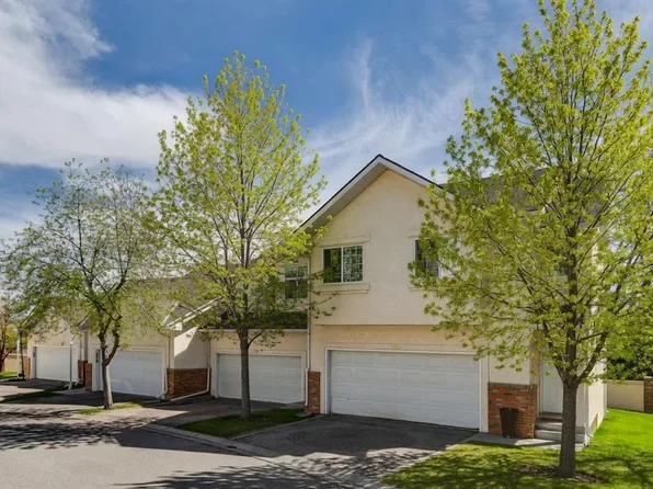 328 N Prominence Hts SW, Calgary, AB T3H 2Z6