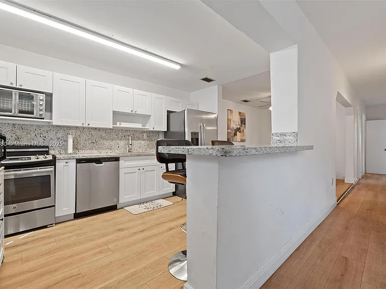2453 SW 17th St #2453 — Photo 5