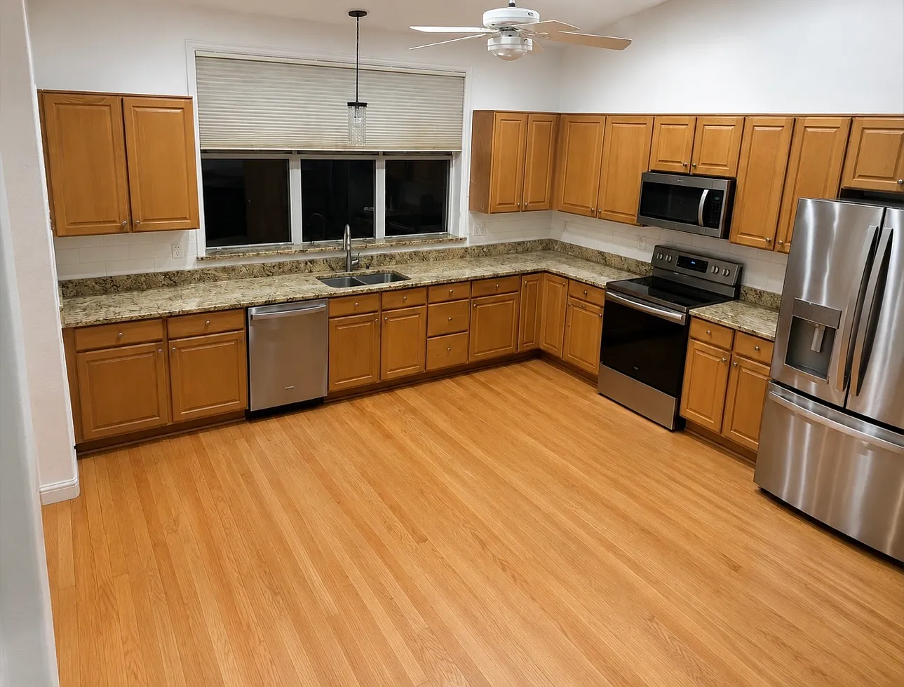3 bed, 2160 sqft, $2,800 — Photo 3