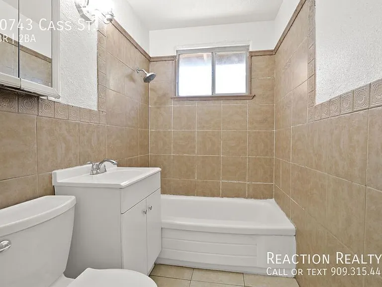 10743 Cass St — Photo 7