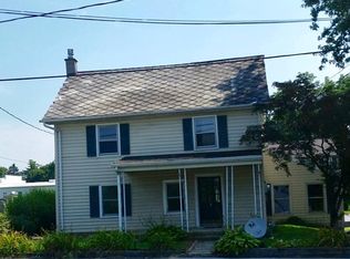 7 Hellers Church Rd, Leola, PA 17540