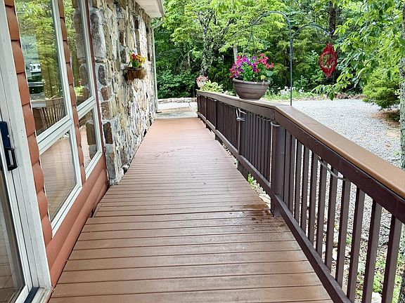 4th image of 348 Laurel Mountain Rd