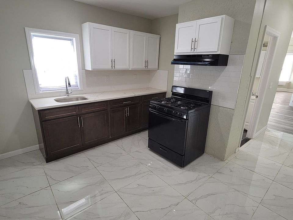 1st image of 128 N 15th St #1R