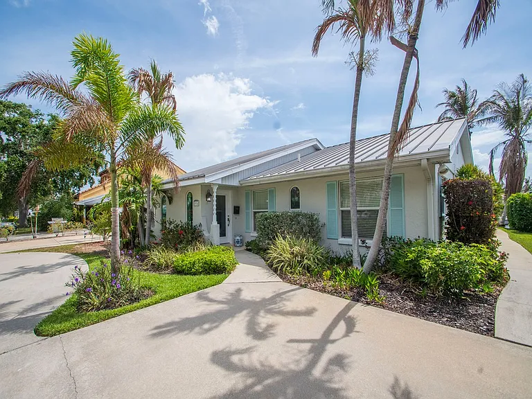 1914 Robalo Dr — Photo 22