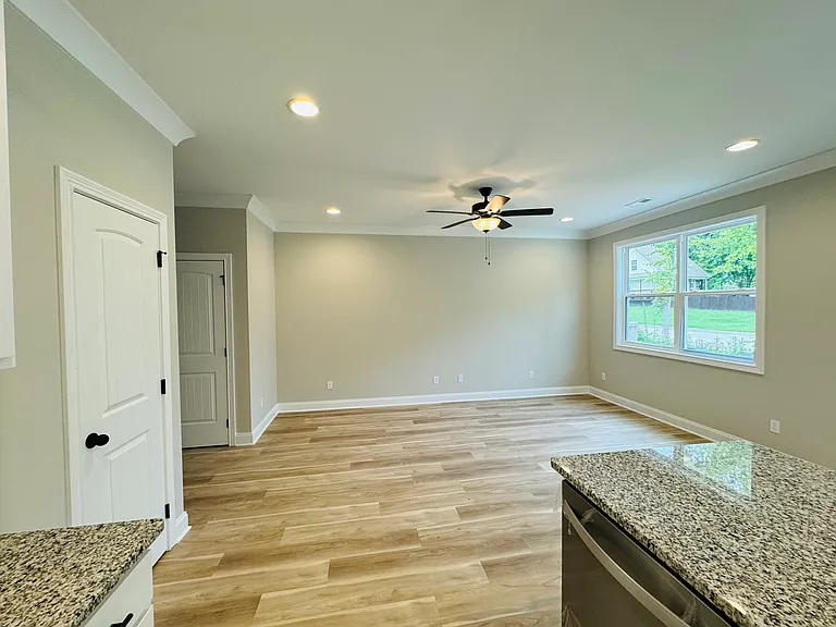 4900 E Emory Rd — Photo 8