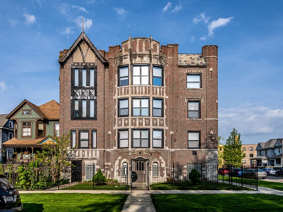 654 N Pine