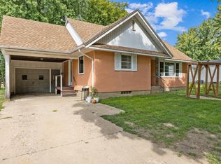 450 1st St N, Winsted, MN 55395