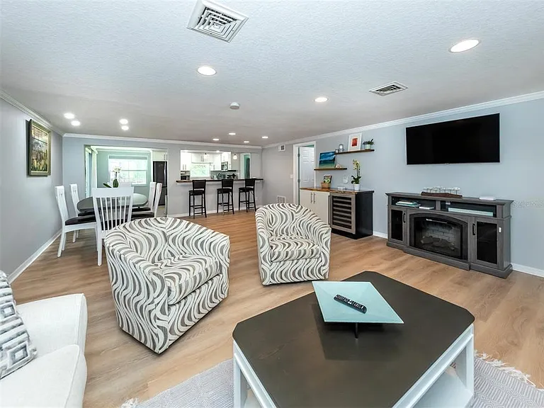 6115 Carlton Ave — Photo 22