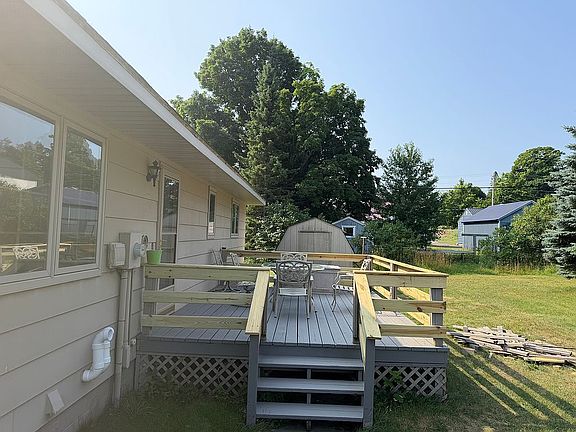 2nd image of 35 4th St