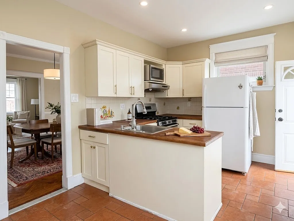 3 bed, 1.5 bath, 1612 sqft, $2,000 — Photo 3