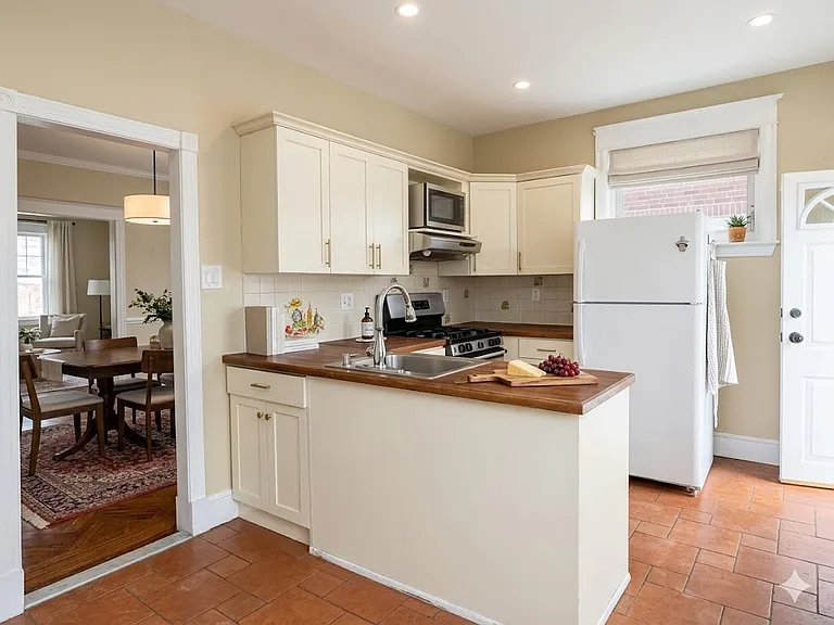 2350 Ripley St — Photo 3
