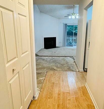 4th image of 104 Stanway Dr