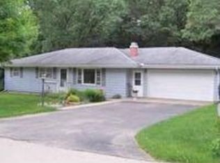 526 E Elizabeth Rd, Oregon, IL 61061
