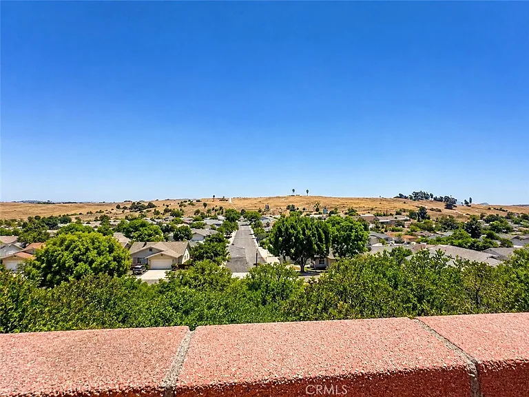 1180 Langley Way — Photo 34